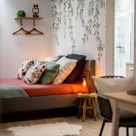 Love Room Et Spa - Le Cocon Aubie-et-Espessas Exterior photo